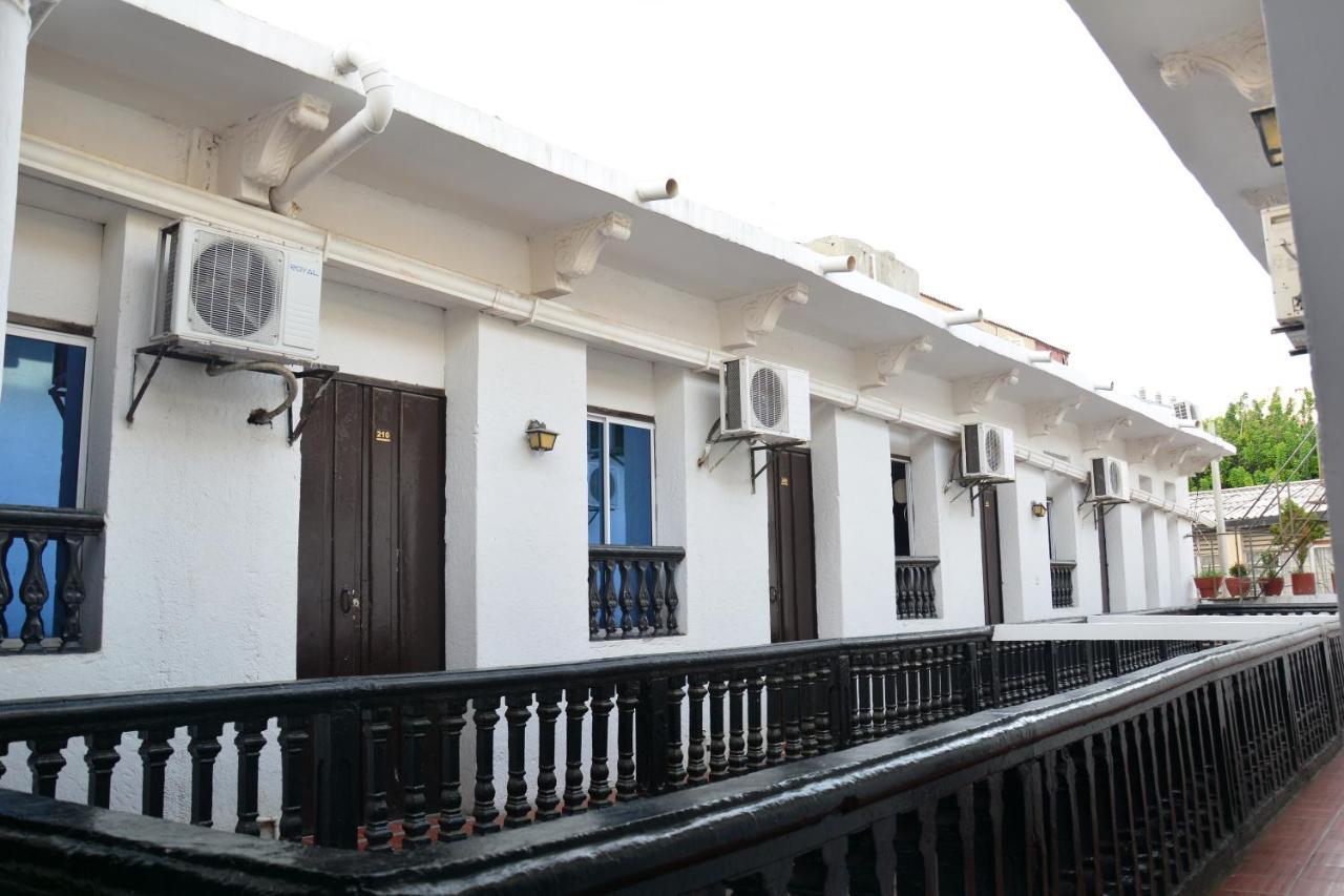 Hotel Andalucia Inn Santa Marta  Buitenkant foto