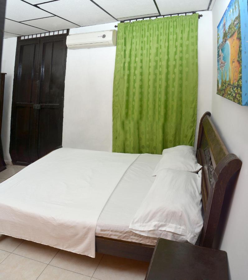 Hotel Andalucia Inn Santa Marta  Buitenkant foto