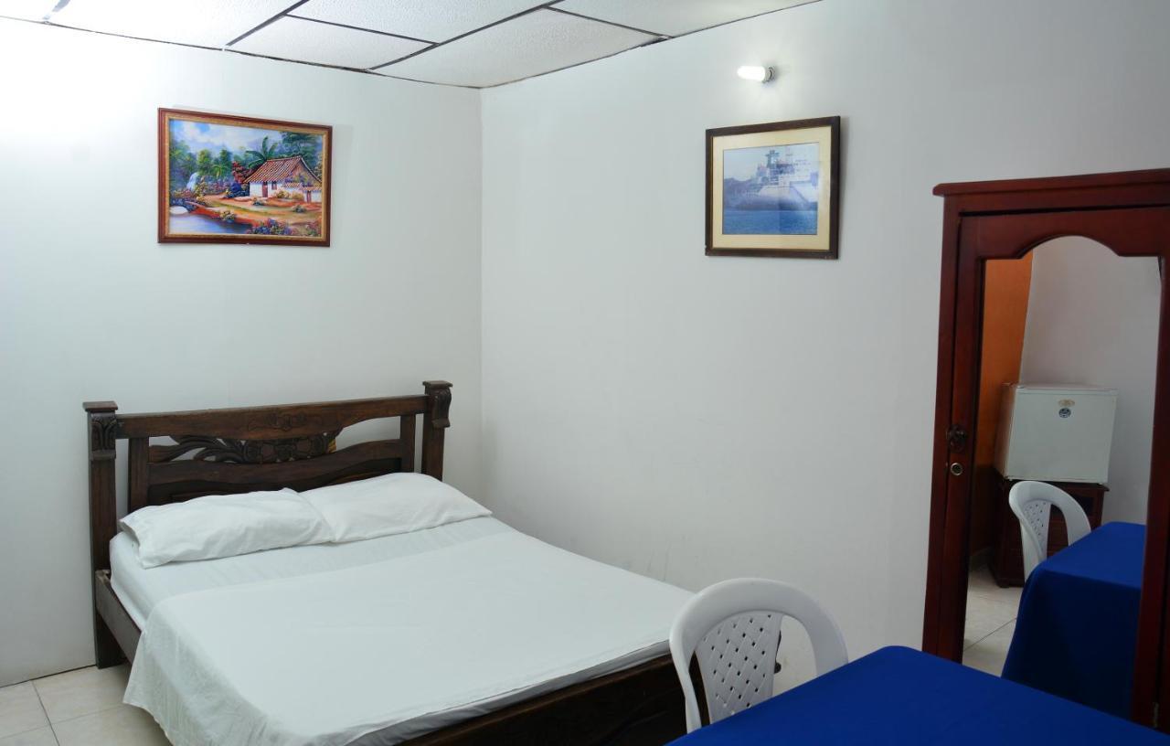 Hotel Andalucia Inn Santa Marta  Buitenkant foto