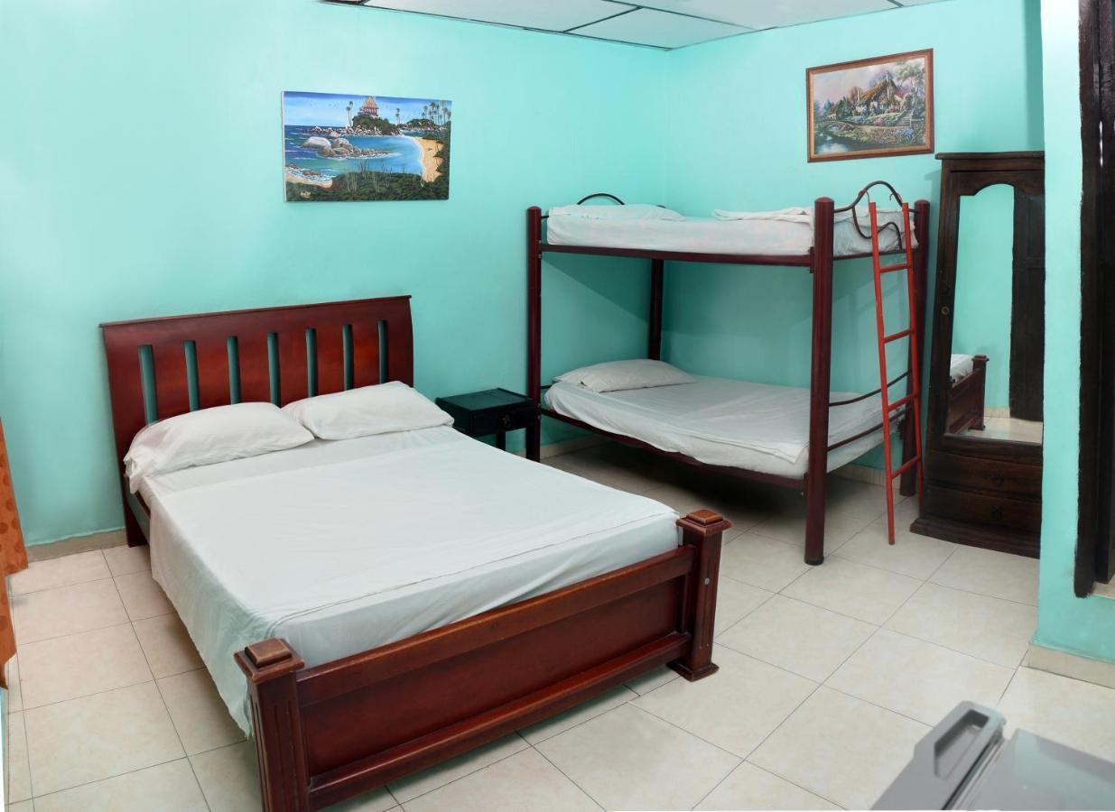Hotel Andalucia Inn Santa Marta  Buitenkant foto