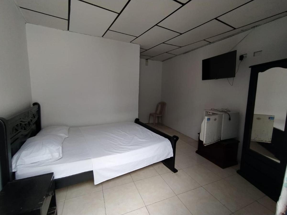 Hotel Andalucia Inn Santa Marta  Buitenkant foto